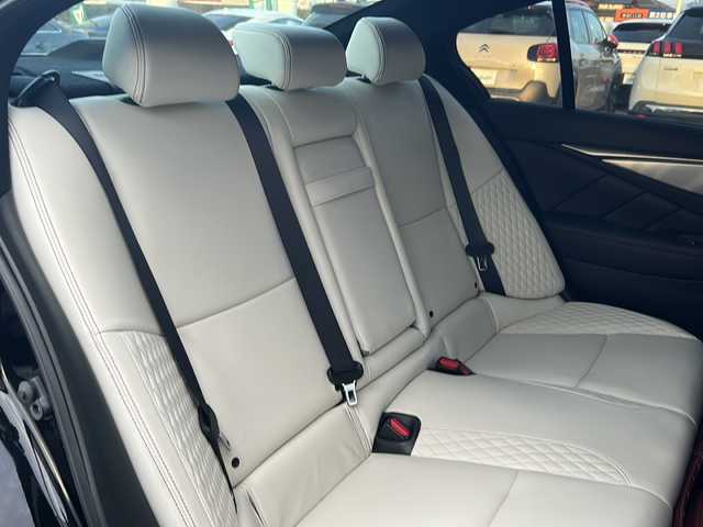 日産 スカイライン 400R 佐賀県 2023(令5)年 0.4万km スーパーブラック ワンオーナー/純正ナビ/Bluetooth/フルセグテレビ/CD/DVD/FM/AM/バックカメラ/全方位カメラ/オートライト/オートエアコン/プッシュスタート/パワーシート/シートメモリ/クルーズコントロール/純正アルミホイール/純正フロアマット/ETC/スマートキー/スペアキー/シートヒーター/ステアリングリモコン/パドルシフト/保証書/取扱説明書