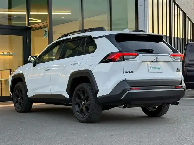 トヨタ ＲＡＶ４ アドベンチャー オフロードPKG 東京都 2021(令3)年 3.6万km スーパーホワイトⅡ ワンオーナー/Toyota Safety Sense/・パノラミックビューモニター/・プリクラッシュセーフティ/・レーンディパーチャーアラート/・ブラインドスポットモニター/・レーダークルーズコントロール/・オートマチックハイビーム/純正ディスプレイオーディオナビ/（Bluetooth/USB接続/HDMI接続）/置くだけ充電/デジタルインナーミラー/ビルトインＥＴＣ/ステアリングヒーター/パワーシート/シートヒーター/シートベンチレーション/ＬＥＤヘッドライト/純正18インチAW/純正フロアマット/保証書/取扱説明書/スマートキー