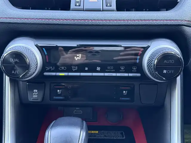 トヨタ ＲＡＶ４ アドベンチャー オフロードPKG 東京都 2021(令3)年 3.6万km スーパーホワイトⅡ ワンオーナー/Toyota Safety Sense/・パノラミックビューモニター/・プリクラッシュセーフティ/・レーンディパーチャーアラート/・ブラインドスポットモニター/・レーダークルーズコントロール/・オートマチックハイビーム/純正ディスプレイオーディオナビ/（Bluetooth/USB接続/HDMI接続）/置くだけ充電/デジタルインナーミラー/ビルトインＥＴＣ/ステアリングヒーター/パワーシート/シートヒーター/シートベンチレーション/ＬＥＤヘッドライト/純正18インチAW/純正フロアマット/保証書/取扱説明書/スマートキー