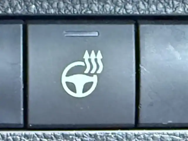 トヨタ ＲＡＶ４ アドベンチャー オフロードPKG 東京都 2021(令3)年 3.6万km スーパーホワイトⅡ ワンオーナー/Toyota Safety Sense/・パノラミックビューモニター/・プリクラッシュセーフティ/・レーンディパーチャーアラート/・ブラインドスポットモニター/・レーダークルーズコントロール/・オートマチックハイビーム/純正ディスプレイオーディオナビ/（Bluetooth/USB接続/HDMI接続）/置くだけ充電/デジタルインナーミラー/ビルトインＥＴＣ/ステアリングヒーター/パワーシート/シートヒーター/シートベンチレーション/ＬＥＤヘッドライト/純正18インチAW/純正フロアマット/保証書/取扱説明書/スマートキー