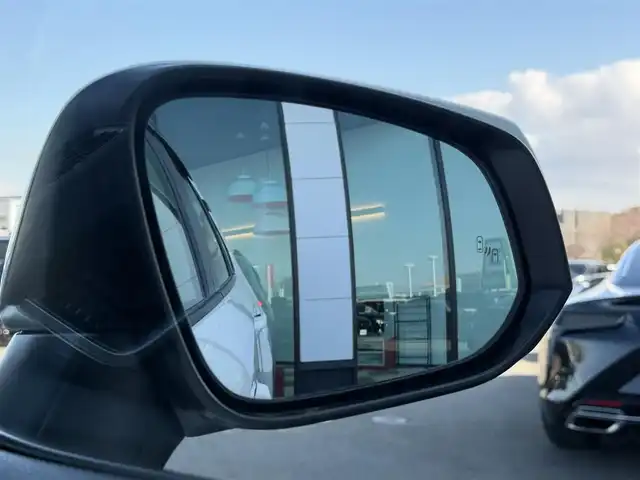 トヨタ ＲＡＶ４ アドベンチャー オフロードPKG 東京都 2021(令3)年 3.6万km スーパーホワイトⅡ ワンオーナー/Toyota Safety Sense/・パノラミックビューモニター/・プリクラッシュセーフティ/・レーンディパーチャーアラート/・ブラインドスポットモニター/・レーダークルーズコントロール/・オートマチックハイビーム/純正ディスプレイオーディオナビ/（Bluetooth/USB接続/HDMI接続）/置くだけ充電/デジタルインナーミラー/ビルトインＥＴＣ/ステアリングヒーター/パワーシート/シートヒーター/シートベンチレーション/ＬＥＤヘッドライト/純正18インチAW/純正フロアマット/保証書/取扱説明書/スマートキー