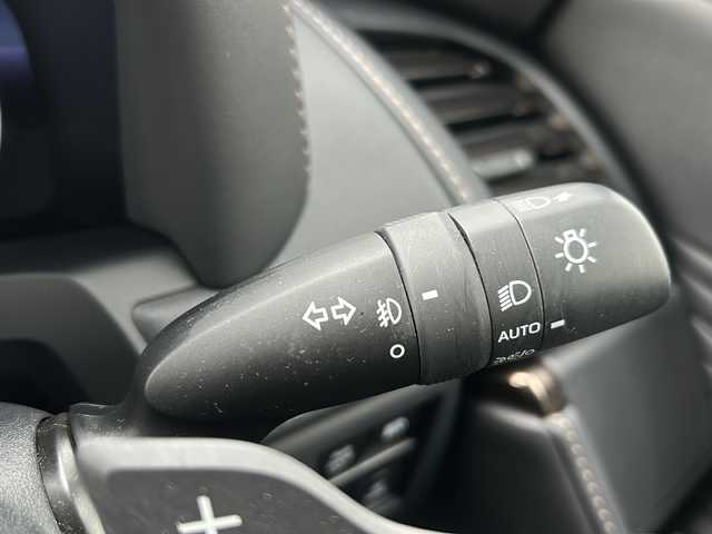 トヨタ ヴェルファイア ハイブリット Z プレミア 山口県 2024(令6)年 3.3万km ブラック 左右独立ムーンルーフ/純正13インチ有機ELフリップダウンモニター/14インチディスプレイオーディオ（コネクティッドナビ対応）Plus/・フルセグテレビ/・Bluetooth/・AM/FM/・USB/・Miracast/・Apple CarPlay/・Android Auto/パノラミックビューモニター/両側パワースライドドア/パワーバックドア/ETC2.0/3列シート/レザーパワーシート/エアーシート/デジタルインナーミラー/プッシュスタート/スマートキー（スペアキー有）/バックカメラ/HUD/電動パーキングブレーキ/ドライバーモニターカメラ/後席電動サンシェード/タイプＣ入力端子/タイプＣ充電端子/置くだけ充電/取説/保証書/Toyota Safety Sense/・プリクラッシュセーフティ/・レーントレーシングアシスト/・レーダークルーズコントロール（全車追従機能付）/・ロードサインアシスト/・アダプティブハイビームシステム/・オートマチックハイビーム/安全装備/・先行車発進告知機能/・BSM/・リヤクロストラフィックアラート/・パーキングサポートブレーキ/・クリアランスソナー＆バックソナー/・安心降車アシスト