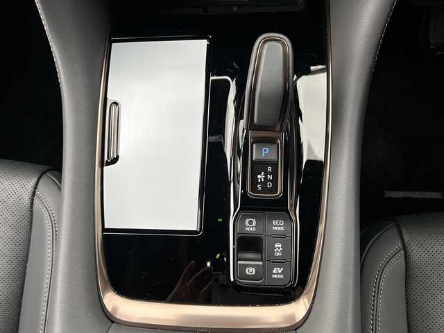 トヨタ ヴェルファイア ハイブリット Z プレミア 山口県 2024(令6)年 3.3万km ブラック 左右独立ムーンルーフ/純正13インチ有機ELフリップダウンモニター/14インチディスプレイオーディオ（コネクティッドナビ対応）Plus/・フルセグテレビ/・Bluetooth/・AM/FM/・USB/・Miracast/・Apple CarPlay/・Android Auto/パノラミックビューモニター/両側パワースライドドア/パワーバックドア/ETC2.0/3列シート/レザーパワーシート/エアーシート/デジタルインナーミラー/プッシュスタート/スマートキー（スペアキー有）/バックカメラ/HUD/電動パーキングブレーキ/ドライバーモニターカメラ/後席電動サンシェード/タイプＣ入力端子/タイプＣ充電端子/置くだけ充電/取説/保証書/Toyota Safety Sense/・プリクラッシュセーフティ/・レーントレーシングアシスト/・レーダークルーズコントロール（全車追従機能付）/・ロードサインアシスト/・アダプティブハイビームシステム/・オートマチックハイビーム/安全装備/・先行車発進告知機能/・BSM/・リヤクロストラフィックアラート/・パーキングサポートブレーキ/・クリアランスソナー＆バックソナー/・安心降車アシスト