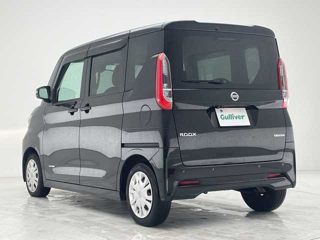 日産 ルークス X ターボ 沖縄県 2023(令5)年 5.2万km ブラック 純正９インチナビ（MM222D-L）/（フルセグTV　Bluetooth　SD）/純正ドライブレコーダー/ビルトインETC/両側パワースライドドア/サーキュレーター/エマージェンシーブレーキ/スマートキー/プッシュスタート/純正フロアマット