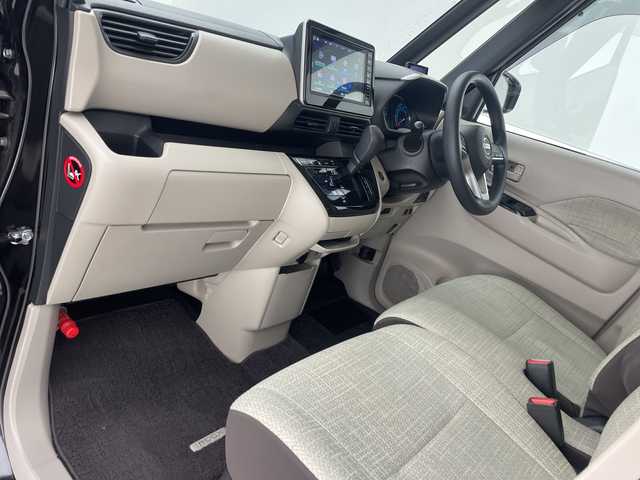 日産 ルークス X ターボ 沖縄県 2023(令5)年 5.2万km ブラック 純正９インチナビ（MM222D-L）/（フルセグTV　Bluetooth　SD）/純正ドライブレコーダー/ビルトインETC/両側パワースライドドア/サーキュレーター/エマージェンシーブレーキ/スマートキー/プッシュスタート/純正フロアマット