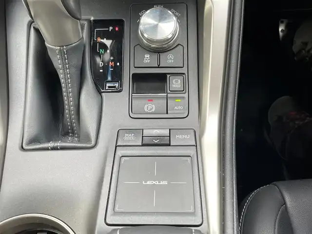 レクサス ＮＸ 200t Iパッケージ 群馬県 2015(平27)年 6.9万km ソニッククォーツ ナビ　/フルセグ　/バックカメラ　/サイドカメラ　/パワーバックドア　/レーダークルーズコントロール　/ステアリングヒーター　/レザーシート　/シートヒーター　/メモリーシート　/ＬＥＤヘッドライト　/純正フロアーマット