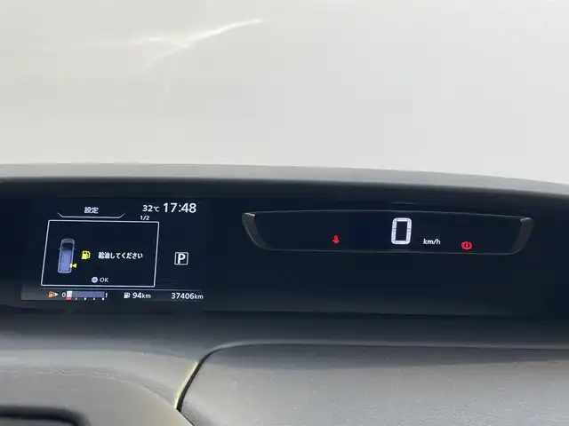 日産 セレナ ハイウェイスター 埼玉県 2017(平29)年 3.8万km マルーンレッド 2トーン 純正9型SDナビゲーション【MM516D-L】/AM FM フルセグ Bluetooth CD DVD/アラウンドビューモニター/純正11型フリップダウンモニター/両側パワースライドドア/ハンズフリーオートスライドドア/ビルトインETC/前方ドライブレコーダー/アイドリングストップ/車線逸脱警報/エマージェンシーブレーキ/標識検知機能/コーナーセンサー/ふらつき警報機能/純正フロアマット/LEDヘッドライト/オートライト/スマートキー/スペアキー