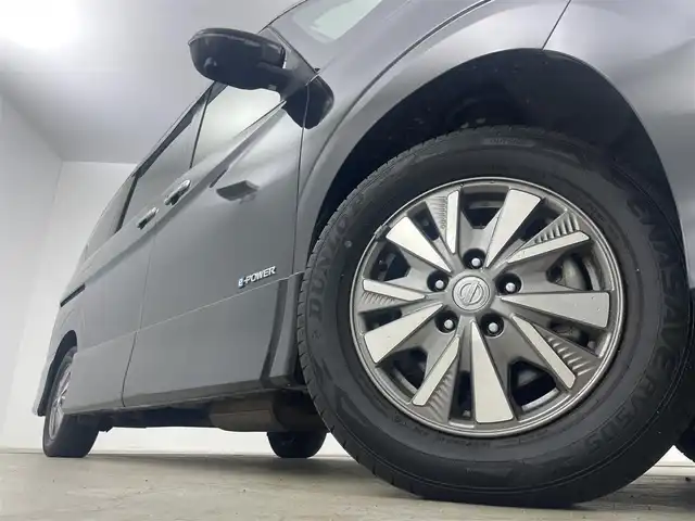 日産 セレナ e－パワー ハイウェイスター V 岡山県 2019(平31)年 4.9万km ダイヤモンドブラック 社外フリップダウンモニター/アラウンドビューモニター/エマージェンシーブレーキ/クルーズコントロール/ビルトインETC/シートヒーター/ステアリングヒーター/LEDヘッドライト/セーフティーパック/純正9インチナビ/両側電動スライドドア