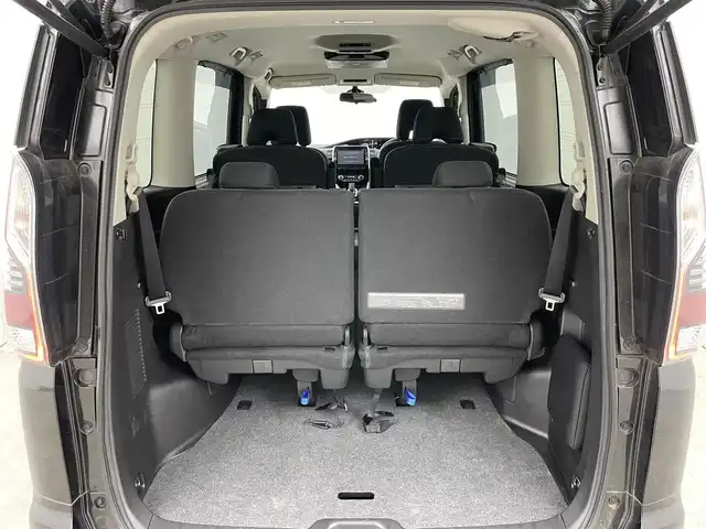 日産 セレナ e－パワー ハイウェイスター V 岡山県 2019(平31)年 4.9万km ダイヤモンドブラック 社外フリップダウンモニター/アラウンドビューモニター/エマージェンシーブレーキ/クルーズコントロール/ビルトインETC/シートヒーター/ステアリングヒーター/LEDヘッドライト/セーフティーパック/純正9インチナビ/両側電動スライドドア