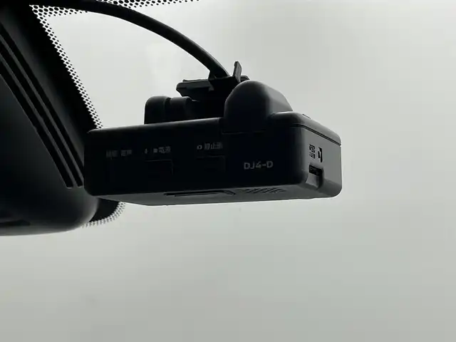 日産 セレナ e－パワー ハイウェイスター V 岡山県 2019(平31)年 4.9万km ダイヤモンドブラック 社外フリップダウンモニター/アラウンドビューモニター/エマージェンシーブレーキ/クルーズコントロール/ビルトインETC/シートヒーター/ステアリングヒーター/LEDヘッドライト/セーフティーパック/純正9インチナビ/両側電動スライドドア