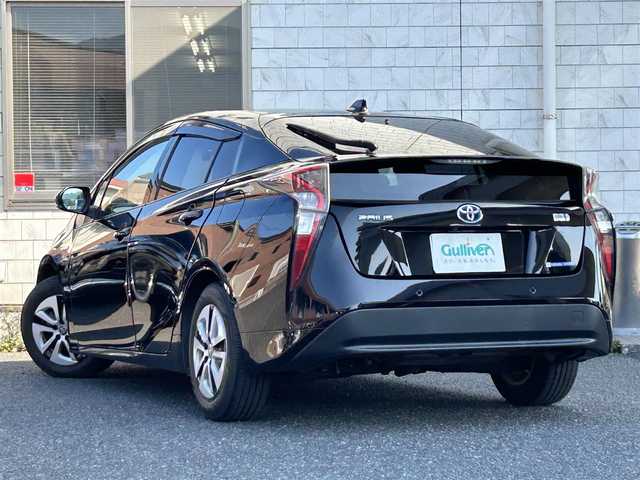 トヨタ プリウス A 福岡県 2016(平28)年 7.2万km アティチュードブラックマイカ ウェルキャブ車/・助手席回転チルトシート/・車いす収納装置/純正9インチメモリナビ【DSZT-YC4T】/（AM/FM/Bluetooth/CD/DVD/フルセグTV）/バックカメラ/トヨタセーフティーセンス/・プリクラッシュセーフティー/・レーダークルーズコントロール/・レーンディパーチャーアラート/・ブラインドスポットモニター/・車両接近通報装置/パーキングアシスト/クリアランスソナー/コーナーセンサー/ビークルスタビリティコントロール/盗難防止装置/AKEEYO前後ドライブレコーダー型デジタルインナーミラー【AKY-V360ST】/純正前方ドライブレコーダー【DRT-H66A】/ビルトインETC2/0/プッシュスタート/オートライト/オートマチックハイビーム/HUD（ヘッドアップディスプレイ）/ISOFIX/社外ドリンクホルダー/AC100V電源/フロントフォグランプ/ドアバイザー/純正フロアマット/電格ウインカーミラー/ステアリングスイッチ/スペアキー×１/保証書/取扱説明書/ウェルキャブ取扱説明書
