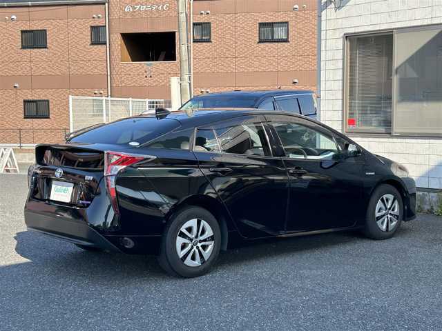トヨタ プリウス A 福岡県 2016(平28)年 7.2万km アティチュードブラックマイカ ウェルキャブ車/・助手席回転チルトシート/・車いす収納装置/純正9インチメモリナビ【DSZT-YC4T】/（AM/FM/Bluetooth/CD/DVD/フルセグTV）/バックカメラ/トヨタセーフティーセンス/・プリクラッシュセーフティー/・レーダークルーズコントロール/・レーンディパーチャーアラート/・ブラインドスポットモニター/・車両接近通報装置/パーキングアシスト/クリアランスソナー/コーナーセンサー/ビークルスタビリティコントロール/盗難防止装置/AKEEYO前後ドライブレコーダー型デジタルインナーミラー【AKY-V360ST】/純正前方ドライブレコーダー【DRT-H66A】/ビルトインETC2/0/プッシュスタート/オートライト/オートマチックハイビーム/HUD（ヘッドアップディスプレイ）/ISOFIX/社外ドリンクホルダー/AC100V電源/フロントフォグランプ/ドアバイザー/純正フロアマット/電格ウインカーミラー/ステアリングスイッチ/スペアキー×１/保証書/取扱説明書/ウェルキャブ取扱説明書