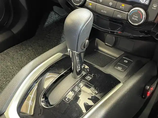 日産 エクストレイル オーテック iパッケージ 岩手県 2019(令1)年 7.4万km ブリリアントホワイトパール ４WD/寒冷地仕様/アラウンドビューモニター/ブラックレザーシート/プロパイロット/エマージェンシーブレーキ/レーンアシスト/ヒルディセントコントロール/アイドリングストップ/前後ソナー/リモートオートバックドア/インテリジェントルームミラー/ALPINEビッグX10インチナビ/（CD/DVD/フルセグ/SD/Bluetooth）/RS-R Ti2000/PPT　スロットルコントローラー/シートヒーター（前席・後席左右）/LEDヘッドランプ/純正19インチアルミホイール