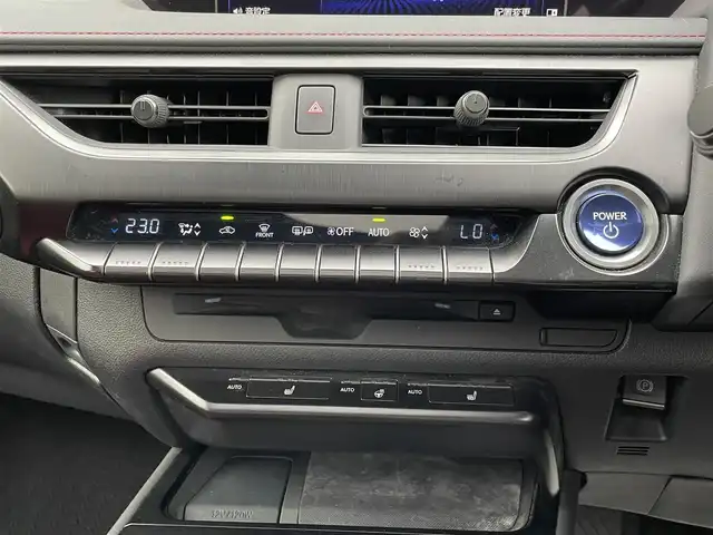 レクサス ＵＸ 250h Fスポーツ 宮崎県 2020(令2)年 7.1万km ホワイトノーヴァガラスフレーク ・TRDエアロ（フロントスポイラー・ミラーカバー・フェンダー・サイドスカート・リヤディフューザー）/・プリクラッシュセーフティ/・レーンディパーチャーアラート/・オートハイビーム/・レーダークルーズコントロール/・RCTA（リヤクロストラフィックアラート）/・ブラインドスポットモニター/・サンルーフ/・パワーバックドア/・レザーシート/・前席パワーシート/シートヒーター/・純正SDナビ/地デジTV/・【DVD/CD再生機能　Bluetooth接続】/・パノラミックビューモニター/・リバース連動ドアミラー（左/右）/・ドライブレコーダー（前後撮影）【DC-DR652】/・革巻きステアリング/・ステアリングスイッチ/・パドルシフト/・ETC（2.0）/・LEDヘッドライト/・フォグライト/・ウインカーミラー/・クリアランスソナー/・純正18インチアルミホイル/・サイド/カーテンエアバッグ/・スマートキー