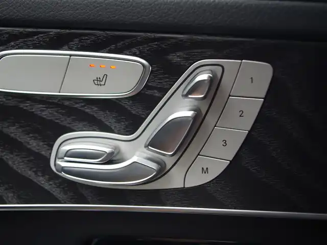 メルセデス・ベンツ ＧＬＣ２２０ d 4マチック クーペ AMGライン 埼玉県 2020(令2)年 5.3万km オブシディアンブラック ブラックハーフレザーシート /アダプティブクルーズコントロール /レーダーセーフティパッケージ /パークセンサー /ブラインドスポットモニター/全周囲カメラ/純正ナビ /ドラレコ /ETC /フルセグTV/GPSレーダー探知機 /シートヒーター/エアサス/シートポジションメモリー機能