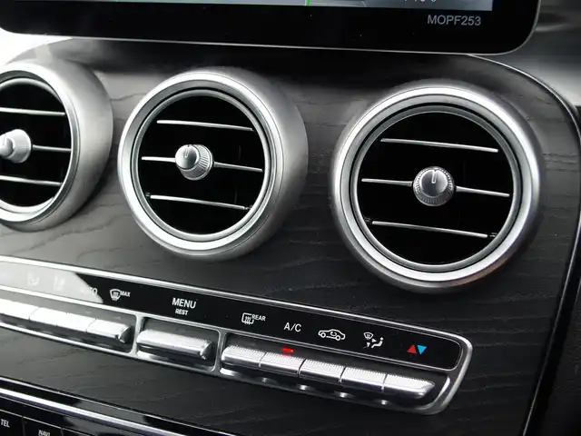 メルセデス・ベンツ ＧＬＣ２２０ d 4マチック クーペ AMGライン 埼玉県 2020(令2)年 5.3万km オブシディアンブラック ブラックハーフレザーシート /アダプティブクルーズコントロール /レーダーセーフティパッケージ /パークセンサー /ブラインドスポットモニター/全周囲カメラ/純正ナビ /ドラレコ /ETC /フルセグTV/GPSレーダー探知機 /シートヒーター/エアサス/シートポジションメモリー機能