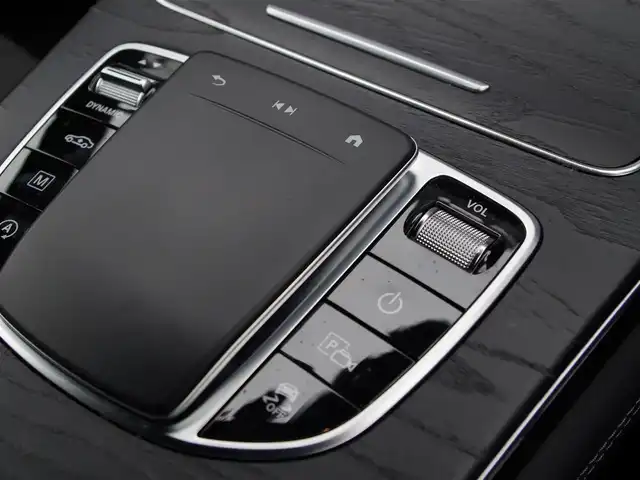 メルセデス・ベンツ ＧＬＣ２２０ d 4マチック クーペ AMGライン 埼玉県 2020(令2)年 5.3万km オブシディアンブラック ブラックハーフレザーシート /アダプティブクルーズコントロール /レーダーセーフティパッケージ /パークセンサー /ブラインドスポットモニター/全周囲カメラ/純正ナビ /ドラレコ /ETC /フルセグTV/GPSレーダー探知機 /シートヒーター/エアサス/シートポジションメモリー機能