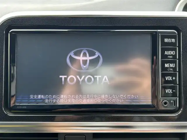 トヨタ シエンタ ハイブリッド G クエロ 和歌山県 2018(平30)年 6.8万km ホワイトパールクリスタルシャイン 車検R9年3月/純正メモリーナビ/（BT/CD/DVD)/フルセグTV/バックカメラ/両側パワースライドドア/トヨタセーフティセンス/・レーンキープアシスト/・プリクラッシュセーフティ/・ハイビームアシスト/純正フロアマット/ウインカー付きドアミラー/ハーフレザーシート/アイドリングストップ/LEDオートヘッドライト/スマートキー×2/ビルトインETC
