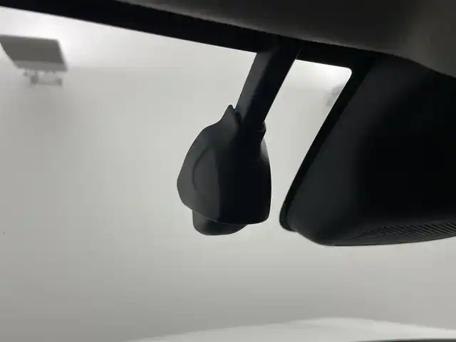 ホンダ ヴェゼル ハイブリッド e:HEV Z 岡山県 2021(令3)年 4.8万km プラチナホワイトパール ホンダコネクトディスプレイ/（Bluetooth/フルセグTV/Carplay/USB）/ハーフレザーシート/衝突軽減ブレーキ/レーダークルーズコントロール/ビルトインＥＴＣ２．０/ＬＥＤヘッドライト/シートヒーター/ステアリングヒーター/バックカメラ/オートハイビーム/置くだけ充電/コーナーセンサー/パドルシフト