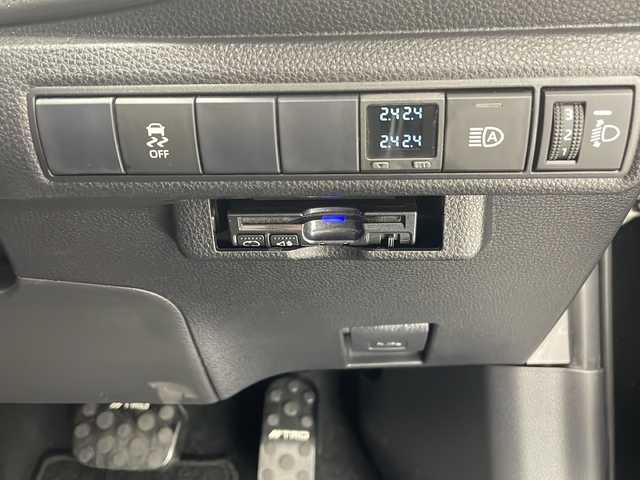 トヨタ カローラ スポーツ ハイブリッドG Z 沖縄県 2018(平30)年 6.7万km アティチュードブラックマイカ トヨタセーフティセンス　/社外ナビ(CN-RA03D)/(フルセグＴＶ　ＤＶＤ再生　ＢＴ接続)/バックカメラ　/ドライブレコーダー(HDR360G)/ＵＳＢポート　/シートカバー　/ＥＴＣ　/純正１８インチアルミ　/ＬＥＤオートライト　/スマートキー