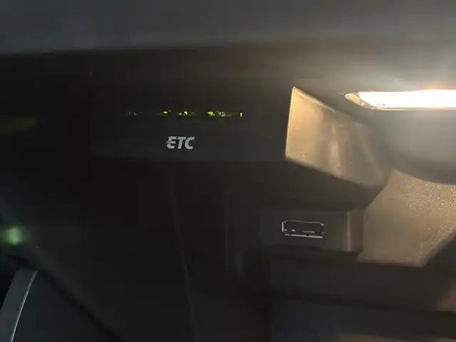 アウディ Ａ１ SB 1．0TFSI 宮城県 2016(平28)年 5.3万km グレイシアホワイトメタリック 純正ナビ/フルセグTV/Bluetooth接続/CD/DVD再生/アイドリングストップ/コーナーセンサー/ステアリングスイッチ/キセノンヘッドライト/オートライト/電動ミラー/純正マット/純正15インチAW/ETC/保証書/取扱説明書/スペアキー×１