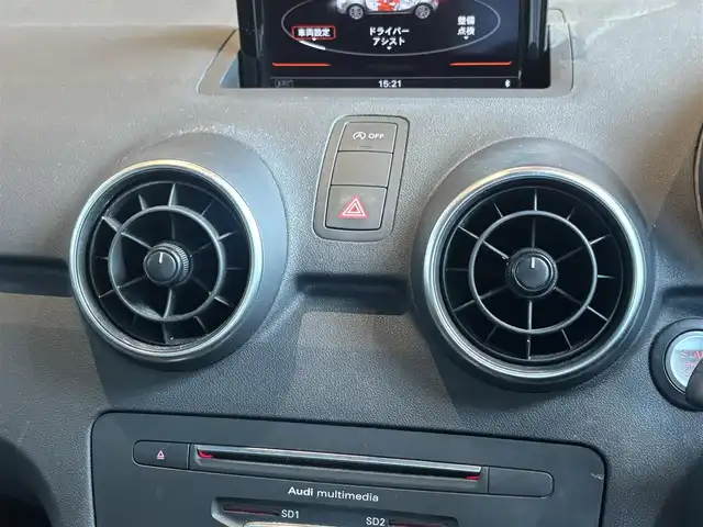 アウディ Ａ１ SB 1．0TFSI 宮城県 2016(平28)年 5.3万km グレイシアホワイトメタリック 純正ナビ/フルセグTV/Bluetooth接続/CD/DVD再生/アイドリングストップ/コーナーセンサー/ステアリングスイッチ/キセノンヘッドライト/オートライト/電動ミラー/純正マット/純正15インチAW/ETC/保証書/取扱説明書/スペアキー×１