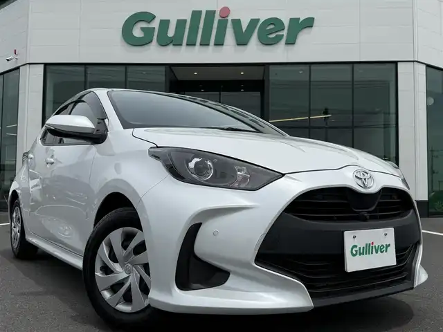 トヨタ ヤリス G 栃木県 2022(令4)年 0.2万km プラチナホワイトパールマイカ ワンオーナー /禁煙車/パノラミックビューモニター/トヨタセーフティセンス/BSM/プリクラッシュ/LDA/PKSB/オートハイビーム/クリアランスソナー /前席シートヒーター/社外レーダー探知機/純正ディスプレイオーディオ/AppleCarPlay/AndroidAuto/Bluetoothオーディオ/ステアリングリモコン/スマートキー×2