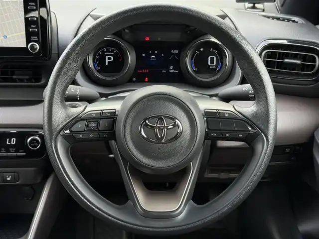 トヨタ ヤリス G 栃木県 2022(令4)年 0.2万km プラチナホワイトパールマイカ ワンオーナー /禁煙車/パノラミックビューモニター/トヨタセーフティセンス/BSM/プリクラッシュ/LDA/PKSB/オートハイビーム/クリアランスソナー /前席シートヒーター/社外レーダー探知機/純正ディスプレイオーディオ/AppleCarPlay/AndroidAuto/Bluetoothオーディオ/ステアリングリモコン/スマートキー×2
