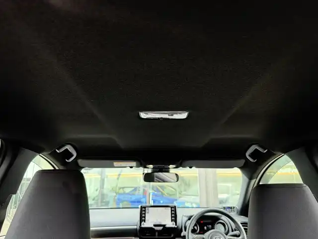 トヨタ ヤリス G 栃木県 2022(令4)年 0.2万km プラチナホワイトパールマイカ ワンオーナー /禁煙車/パノラミックビューモニター/トヨタセーフティセンス/BSM/プリクラッシュ/LDA/PKSB/オートハイビーム/クリアランスソナー /前席シートヒーター/社外レーダー探知機/純正ディスプレイオーディオ/AppleCarPlay/AndroidAuto/Bluetoothオーディオ/ステアリングリモコン/スマートキー×2