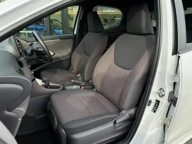 トヨタ ヤリス G 栃木県 2022(令4)年 0.2万km プラチナホワイトパールマイカ ワンオーナー /禁煙車/パノラミックビューモニター/トヨタセーフティセンス/BSM/プリクラッシュ/LDA/PKSB/オートハイビーム/クリアランスソナー /前席シートヒーター/社外レーダー探知機/純正ディスプレイオーディオ/AppleCarPlay/AndroidAuto/Bluetoothオーディオ/ステアリングリモコン/スマートキー×2