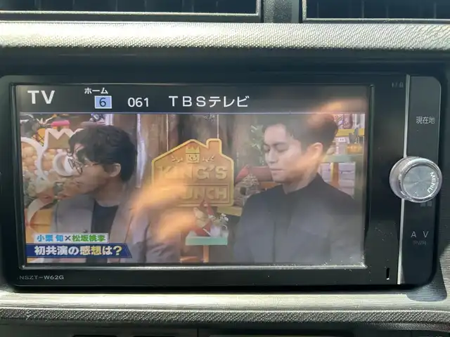 トヨタ アクア S 東京都 2014(平26)年 2.2万km ライムホワイトパールクリスタルシャイン 純正SDナビ/CD/DVD/FM・AM/SD/Bluetooth//フルセグTV/バックカメラ/ETC/モデリスタ15インチアルミホイール/純正ドアバイザー/純正フロアマット/プッシュスタート/ヘッドライトレベライザー/フォグランプ/保証書/取扱説明書/スペアキー