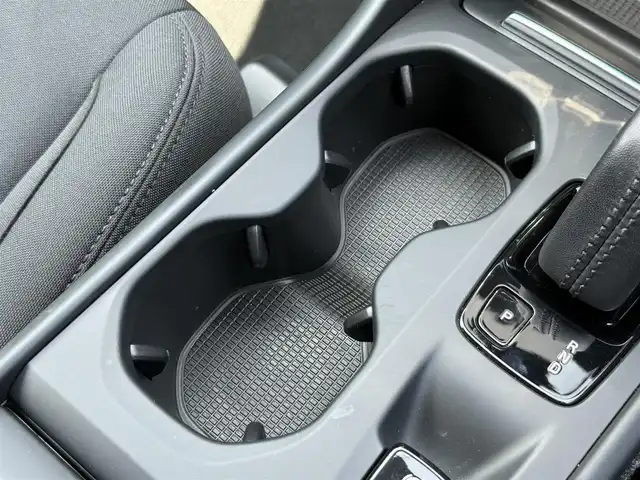 ボルボ ボルボ ＸＣ４０ B4 モメンタム 静岡県 2020(令2)年 3.4万km 白 アダプティブクルーズコントロール/純正ナビ/（フルセグ/Bluetooth）/360°カメラ/パワーシート/シートヒーター/ステアリングヒーター/LEDヘッドライト/前後ドライブレコーダー/純正19インチアルミホイール/ETC/スマートキー