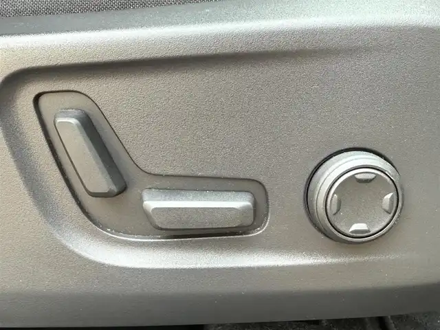 ボルボ ボルボ ＸＣ４０ B4 モメンタム 静岡県 2020(令2)年 3.4万km 白 アダプティブクルーズコントロール/純正ナビ/（フルセグ/Bluetooth）/360°カメラ/パワーシート/シートヒーター/ステアリングヒーター/LEDヘッドライト/前後ドライブレコーダー/純正19インチアルミホイール/ETC/スマートキー