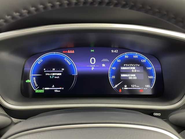 トヨタ カローラ クロス ハイブリッド Z 新潟県 2024(令6)年 0.1万km未満 アティチュードブラックマイカ 純正10.5インチディスプレイオーディオ(ナビ フルセグTV)/パノラマルーフ/パノラマミックビューモニター/置くだけ充電/前後コーナーセンサー/LEDヘッドライト/ルーフレール/ステアリングヒーター/純正フロアマット/純正ドライブレコーダー/純正ビルトインETC2.0/スマートキー/ハーフレザーシート/パーキングサポートブレーキ/ブラインドスポットモニター/アドバンストパーク/パワーバックドア/100V充電/D席パワーシート/18インチ純正アルミホイール