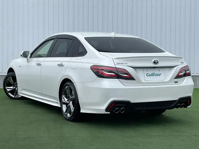 トヨタ クラウン ハイブリッド RS 香川県 2019(平31)年 5万km ホワイトパールクリスタルシャイン 登録時走行距離：49467km/純正ナビゲーション/→CD/DVD 再生/→AM/FM/フルセグTV/Bluetooth/バックカメラ/ビルトインETC2.0/ステアリングリモコン/革巻きステアリング/ステアリングヒーター/レーダークルーズコントロール/パワーシート/シートヒーター/電動リアサンシェード/LEDオートライト/フォグランプ/オートハイビーム/純正18インチアルミホイール/プッシュスタート/スマートキー/トヨタセーフティセンス/→プリクラッシュセーフティ/→レーンキープアシスト/→レーンディパーチャーアラート/→クリアランスソナー