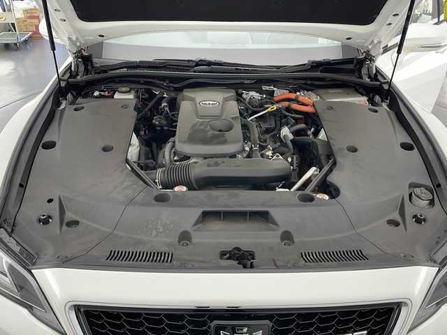 トヨタ クラウン ハイブリッド RS 長野県 2019(平31)年 5万km ホワイトパールクリスタルシャイン 登録時走行距離：49467km/純正ナビゲーション/→CD/DVD 再生/→AM/FM/フルセグTV/Bluetooth/バックカメラ/ビルトインETC2.0/ステアリングリモコン/革巻きステアリング/ステアリングヒーター/レーダークルーズコントロール/パワーシート/シートヒーター/電動リアサンシェード/LEDオートライト/フォグランプ/オートハイビーム/純正18インチアルミホイール/プッシュスタート/スマートキー/トヨタセーフティセンス/→プリクラッシュセーフティ/→レーンキープアシスト/→レーンディパーチャーアラート/→クリアランスソナー