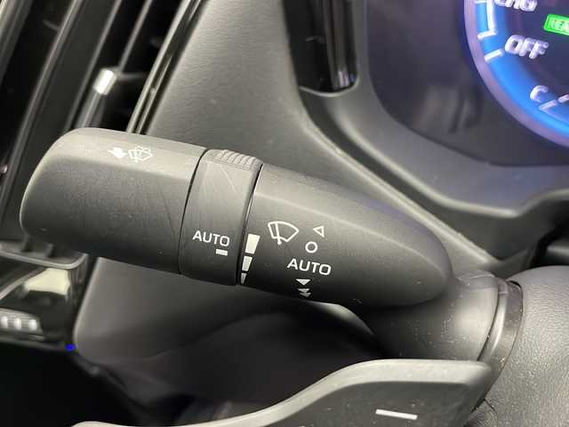 トヨタ クラウン ハイブリッド RS 長野県 2019(平31)年 5万km ホワイトパールクリスタルシャイン 登録時走行距離：49467km/純正ナビゲーション/→CD/DVD 再生/→AM/FM/フルセグTV/Bluetooth/バックカメラ/ビルトインETC2.0/ステアリングリモコン/革巻きステアリング/ステアリングヒーター/レーダークルーズコントロール/パワーシート/シートヒーター/電動リアサンシェード/LEDオートライト/フォグランプ/オートハイビーム/純正18インチアルミホイール/プッシュスタート/スマートキー/トヨタセーフティセンス/→プリクラッシュセーフティ/→レーンキープアシスト/→レーンディパーチャーアラート/→クリアランスソナー