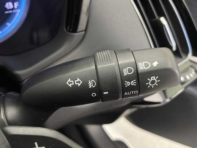 トヨタ クラウン ハイブリッド RS 長野県 2019(平31)年 5万km ホワイトパールクリスタルシャイン 登録時走行距離：49467km/純正ナビゲーション/→CD/DVD 再生/→AM/FM/フルセグTV/Bluetooth/バックカメラ/ビルトインETC2.0/ステアリングリモコン/革巻きステアリング/ステアリングヒーター/レーダークルーズコントロール/パワーシート/シートヒーター/電動リアサンシェード/LEDオートライト/フォグランプ/オートハイビーム/純正18インチアルミホイール/プッシュスタート/スマートキー/トヨタセーフティセンス/→プリクラッシュセーフティ/→レーンキープアシスト/→レーンディパーチャーアラート/→クリアランスソナー