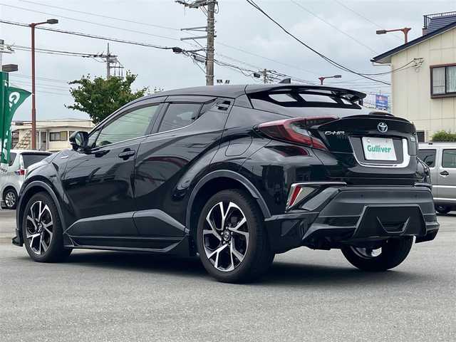 トヨタ Ｃ－ＨＲ G 静岡県 2017(平29)年 4.3万km ブラックマイカ エンジンスタートボタン/保証書/取扱説明書/パワーステアリング/パワーウィンドウ/アイドリングストップ/オートエアコン/スマートキー/クルーズコントロール/ETC2.0/純正SDナビ（CD/DVD/BT/フルセグ）/バックカメラ/ドライブレコーダー前後/純正フロアマット/ハーフレザー/D席N席シートヒーター/TRDエアロ（フロント/サイド/リア）/純正アルミホイール/ABS/横滑り防止装置/コーナーセンサー前後/レーンキープアシスト/オートライト/オートマチックハイビーム/LEDヘッドライト/BSM（ブラインドスポットモニター）/Wプラスサイドエアバック/カーテンエアバック