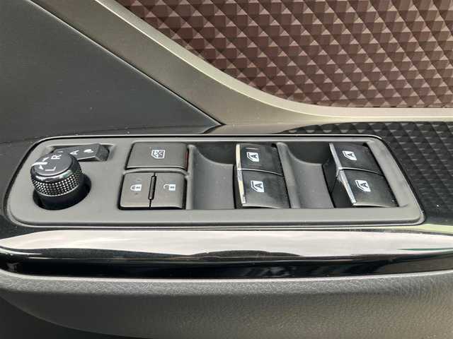 トヨタ Ｃ－ＨＲ G 静岡県 2017(平29)年 4.3万km ブラックマイカ エンジンスタートボタン/保証書/取扱説明書/パワーステアリング/パワーウィンドウ/アイドリングストップ/オートエアコン/スマートキー/クルーズコントロール/ETC2.0/純正SDナビ（CD/DVD/BT/フルセグ）/バックカメラ/ドライブレコーダー前後/純正フロアマット/ハーフレザー/D席N席シートヒーター/TRDエアロ（フロント/サイド/リア）/純正アルミホイール/ABS/横滑り防止装置/コーナーセンサー前後/レーンキープアシスト/オートライト/オートマチックハイビーム/LEDヘッドライト/BSM（ブラインドスポットモニター）/Wプラスサイドエアバック/カーテンエアバック