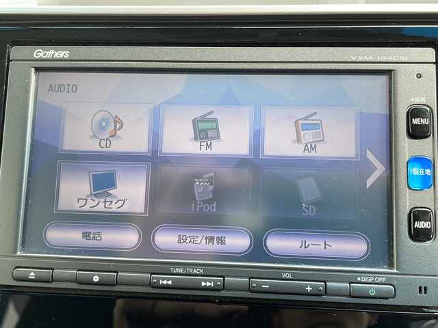 ホンダ フィット 13G L ホンダセンシング 山形県 2017(平29)年 5.8万km プレミアムホワイトパールⅡ ４WD/ホンダセンシング/レーダークルーズコントロール/純正ナビ/（AM/FM/TV/CD/DVD/BT）/バックカメラ/ステアリングスイッチ/レーンキープアシスト/アイドリングストップ/オートLEDヘッドライト/社外15インチAWスタッドレス車載/社外前後ドライブレコーダー/モデューロAW/プッシュスタート/スマートキー/電動格納ミラー/ドアバイザー/横滑り防止装置/ビルトインETC