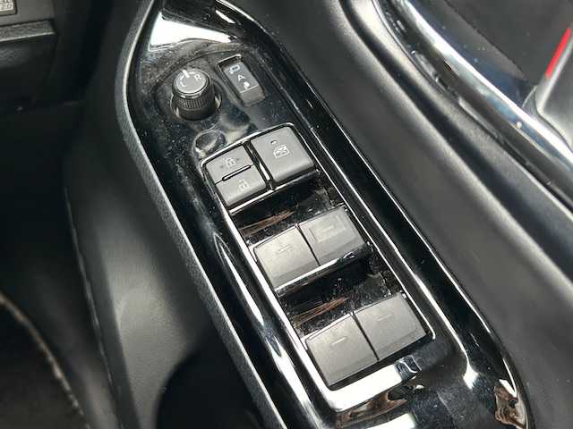 トヨタ ヴォクシー ZS 煌Ⅲ 茨城県 2020(令2)年 2.8万km ブラック 純正ＳＤナビ　/-BT/AM/FM/フルセグTV/CD/クルーズコントロール　/両側パワースライドドア　/ＥＴＣ　/ドライブレコーダー前後　/バックカメラ　/純正フリップダウンモニター　/コーナーセンサー前後　/ＬＥＤライト　/プッシュスタート/アイドリングストップ/純正16インチアルミホイール/純正フロアマット/パワーステアリング/パワーウィンドウ/禁煙車