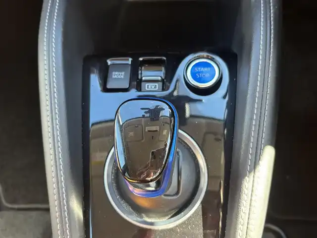 日産 キックス X ツートーンインテリアED 福岡県 2021(令3)年 7.8万km ピュアブラック カロッツェリアナビ/　(Bluetooth/CD/DVD)/フルセグTV/バックカメラ/インテリジェントクルーズコントロール/ソナー機能/セーフティアシスト/・プロパイロット/・インテリジェントエマージェンシーブレーキ/・車線逸脱防止支援システム/・車線逸脱警報/・ふらつき警報/・踏み間違い衝突防止アシスト/・ハイビームアシスト/LEDヘッドランプ/本革巻きステアリング/ステアリングヒーター/ツートーン合皮シート/前席シートヒーター/純正17インチアルミホイール/インテリジェントキー/LEDプッシュパワースターター/禁煙車/E-power