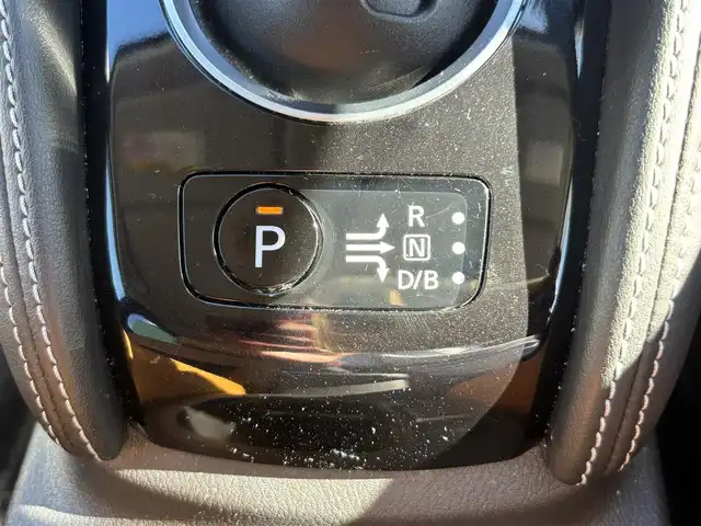 日産 キックス X ツートーンインテリアED 福岡県 2021(令3)年 7.8万km ピュアブラック カロッツェリアナビ/　(Bluetooth/CD/DVD)/フルセグTV/バックカメラ/インテリジェントクルーズコントロール/ソナー機能/セーフティアシスト/・プロパイロット/・インテリジェントエマージェンシーブレーキ/・車線逸脱防止支援システム/・車線逸脱警報/・ふらつき警報/・踏み間違い衝突防止アシスト/・ハイビームアシスト/LEDヘッドランプ/本革巻きステアリング/ステアリングヒーター/ツートーン合皮シート/前席シートヒーター/純正17インチアルミホイール/インテリジェントキー/LEDプッシュパワースターター/禁煙車/E-power