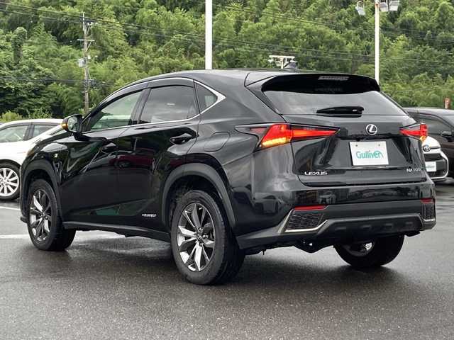 レクサス ＮＸ 300h Fスポーツ 佐賀県 2018(平30)年 8.3万km グラファイトブラックガラスフレーク パノラマルーフ/純正ナビ/バックカメラ/サイドカメラ/プリクラッシュセーフティ/レーンディパーチャーアラート/オートハイビーム/アダプティブクルーズコントロール/クリアランスソナー/レザーシート/シートヒーター/エアシート/メモリパワーシート/ステアリングヒーター/ステアリングリモコン/パドルシフト/パワーバックドア/ドライブレコーダー/ETC2.0/プッシュスタート/スマートキー/LEDヘッドライト/フォグライト/純正アルミホイール