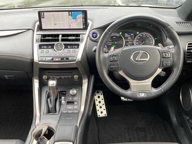 レクサス ＮＸ 300h Fスポーツ 佐賀県 2018(平30)年 8.3万km グラファイトブラックガラスフレーク パノラマルーフ/純正ナビ/バックカメラ/サイドカメラ/プリクラッシュセーフティ/レーンディパーチャーアラート/オートハイビーム/アダプティブクルーズコントロール/クリアランスソナー/レザーシート/シートヒーター/エアシート/メモリパワーシート/ステアリングヒーター/ステアリングリモコン/パドルシフト/パワーバックドア/ドライブレコーダー/ETC2.0/プッシュスタート/スマートキー/LEDヘッドライト/フォグライト/純正アルミホイール