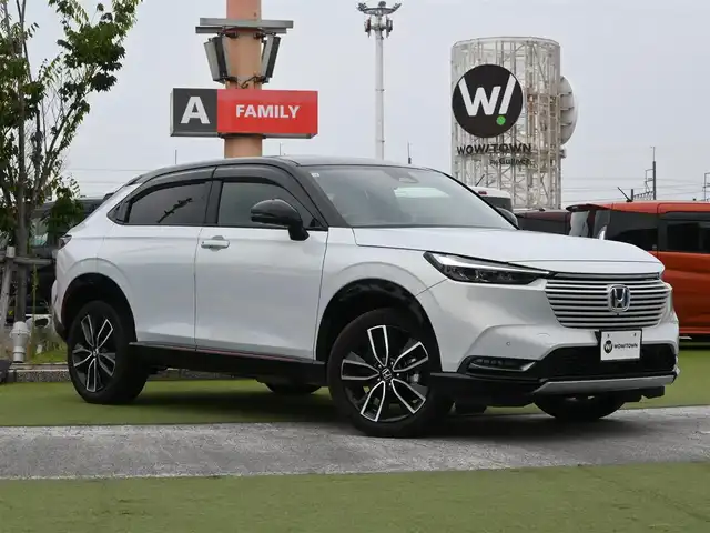 ホンダ ヴェゼル ハイブリッド e:HEV PLaY 千葉県 2021(令3)年 1.7万km プレミアムサンライトホワイトパール ホンダセンシング/・衝突軽減ブレーキ（CMBS）/・車線維持支援システム（LKAS）/・アダプティブクルーズコントロール（ACC）/・後方誤発進抑制機能/・誤発進抑制機能/・ブラインドスポットインフォメーション/サンルーフ/パワーバックドア/ハーフレザーシート/前席シートヒーター/9インチ純正コネクトナビ/地デジTV/【Bluetooth接続】/マルチビューカメラシステム/ドライブレコーダー（前後撮影）/ワイヤレス充電/ステアリングヒーター/ステアリングスイッチ/パドルシフト/ETC（2.0）/LEDヘッドライト/LEDフォグライト/コーナーセンサー/純正18インチアルミホイル/サイド/カーテンエアバッグ/Honda スマートキー