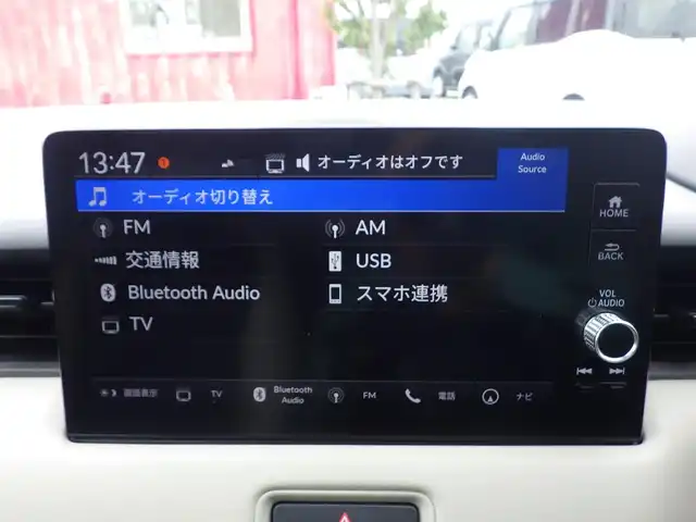 ホンダ ヴェゼル ハイブリッド e:HEV PLaY 千葉県 2021(令3)年 1.7万km プレミアムサンライトホワイトパール ホンダセンシング/・衝突軽減ブレーキ（CMBS）/・車線維持支援システム（LKAS）/・アダプティブクルーズコントロール（ACC）/・後方誤発進抑制機能/・誤発進抑制機能/・ブラインドスポットインフォメーション/サンルーフ/パワーバックドア/ハーフレザーシート/前席シートヒーター/9インチ純正コネクトナビ/地デジTV/【Bluetooth接続】/マルチビューカメラシステム/ドライブレコーダー（前後撮影）/ワイヤレス充電/ステアリングヒーター/ステアリングスイッチ/パドルシフト/ETC（2.0）/LEDヘッドライト/LEDフォグライト/コーナーセンサー/純正18インチアルミホイル/サイド/カーテンエアバッグ/Honda スマートキー