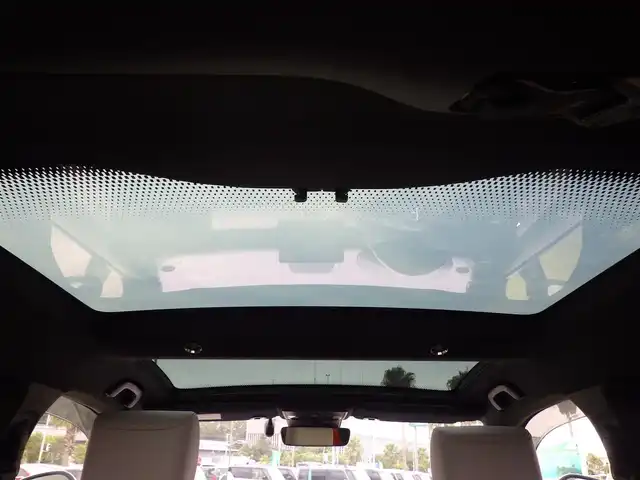ホンダ ヴェゼル ハイブリッド e:HEV PLaY 千葉県 2021(令3)年 1.7万km プレミアムサンライトホワイトパール ホンダセンシング/・衝突軽減ブレーキ（CMBS）/・車線維持支援システム（LKAS）/・アダプティブクルーズコントロール（ACC）/・後方誤発進抑制機能/・誤発進抑制機能/・ブラインドスポットインフォメーション/サンルーフ/パワーバックドア/ハーフレザーシート/前席シートヒーター/9インチ純正コネクトナビ/地デジTV/【Bluetooth接続】/マルチビューカメラシステム/ドライブレコーダー（前後撮影）/ワイヤレス充電/ステアリングヒーター/ステアリングスイッチ/パドルシフト/ETC（2.0）/LEDヘッドライト/LEDフォグライト/コーナーセンサー/純正18インチアルミホイル/サイド/カーテンエアバッグ/Honda スマートキー