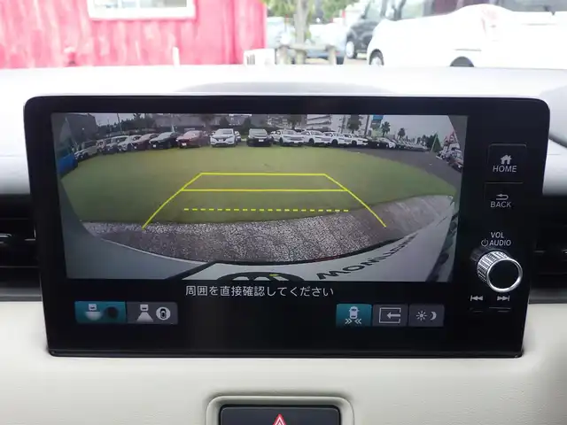 ホンダ ヴェゼル ハイブリッド e:HEV PLaY 千葉県 2021(令3)年 1.7万km プレミアムサンライトホワイトパール ホンダセンシング/・衝突軽減ブレーキ（CMBS）/・車線維持支援システム（LKAS）/・アダプティブクルーズコントロール（ACC）/・後方誤発進抑制機能/・誤発進抑制機能/・ブラインドスポットインフォメーション/サンルーフ/パワーバックドア/ハーフレザーシート/前席シートヒーター/9インチ純正コネクトナビ/地デジTV/【Bluetooth接続】/マルチビューカメラシステム/ドライブレコーダー（前後撮影）/ワイヤレス充電/ステアリングヒーター/ステアリングスイッチ/パドルシフト/ETC（2.0）/LEDヘッドライト/LEDフォグライト/コーナーセンサー/純正18インチアルミホイル/サイド/カーテンエアバッグ/Honda スマートキー